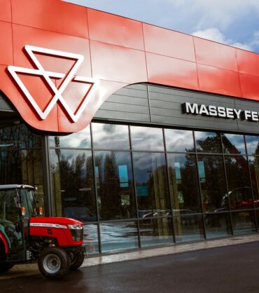 Façade du bâtiment de l'Agrispace Massey Ferguson à Beauvais