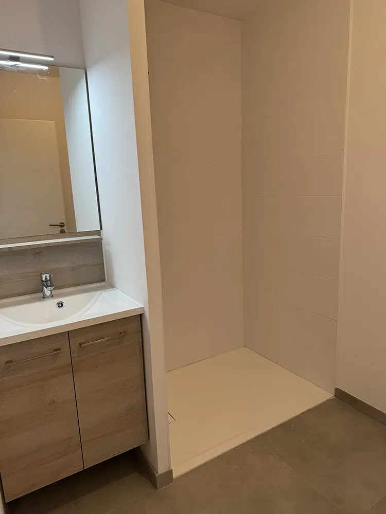 Salle de bain logement résidentiel à Valenciennes