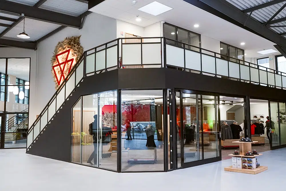 Boutique du showroom Massey Ferguson