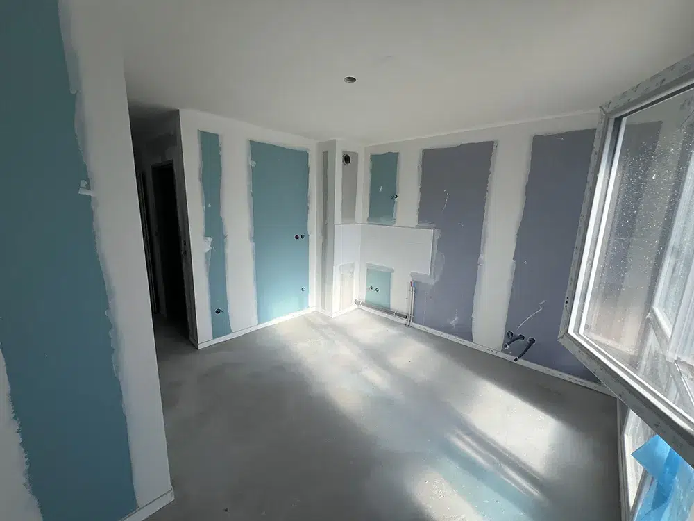 Chambre témoin en préparation - Cloisons sèches et finitions soignées - Maison relais Vauréal